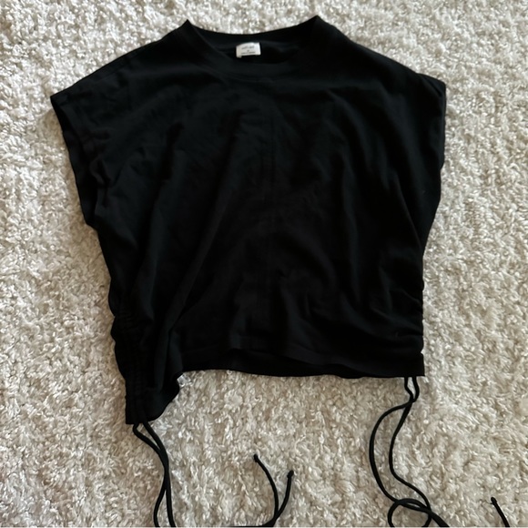 3 Aritzia black tops - Picture 4 of 8